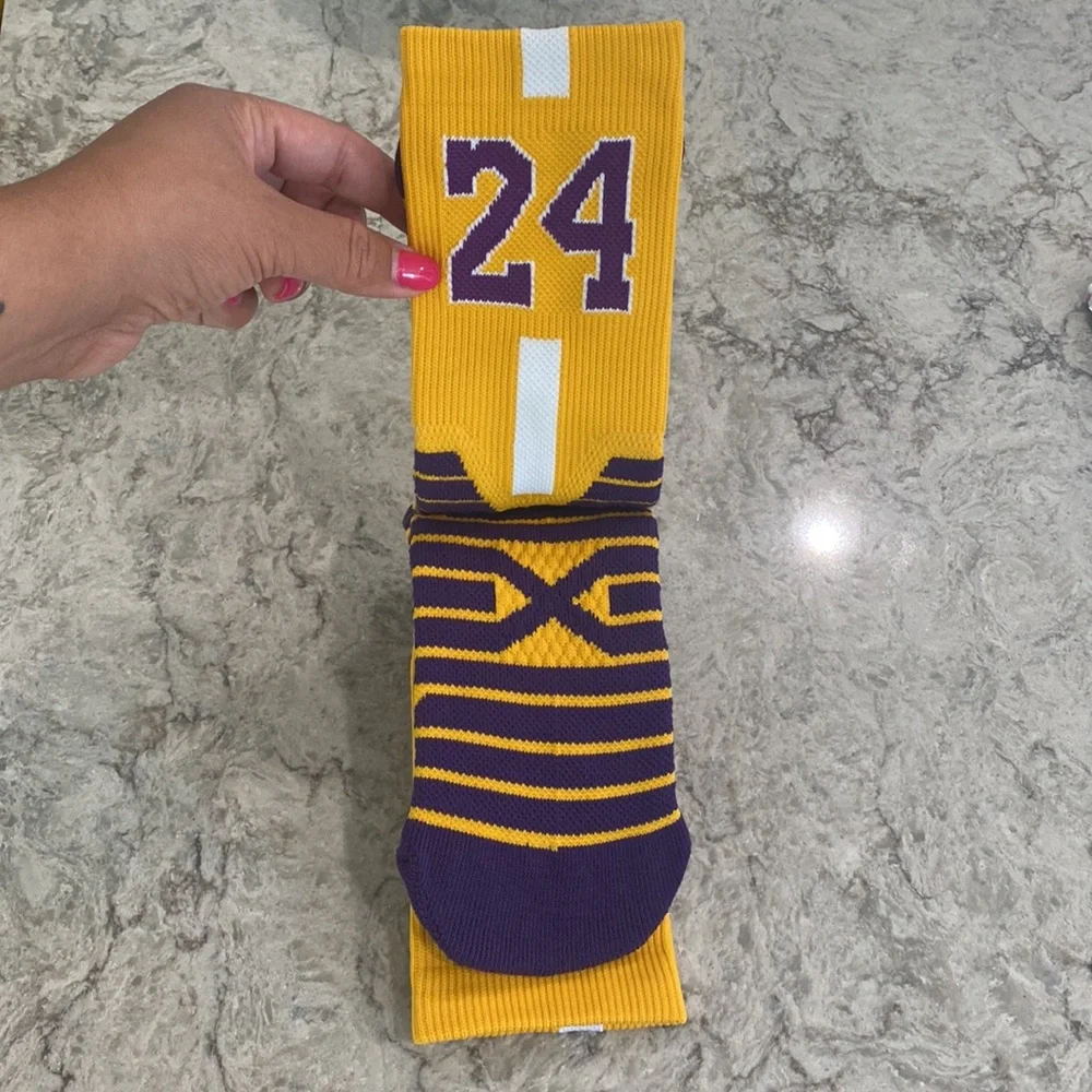 Kobe Bryant Los Angeles Lakers #24 Men’s Basketball Socks - Picture 9 of 10